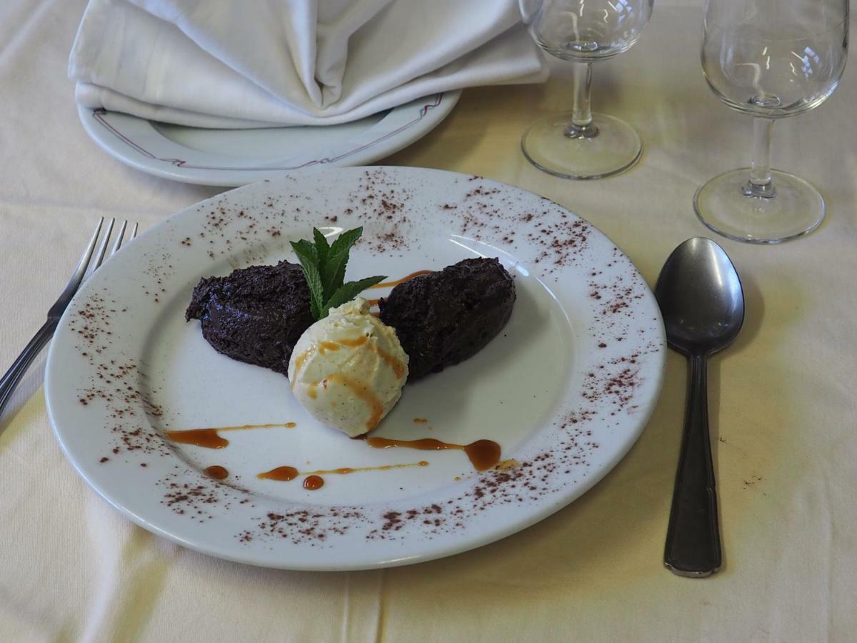 Hotel Restaurant La Manse Dornecy Exteriér fotografie